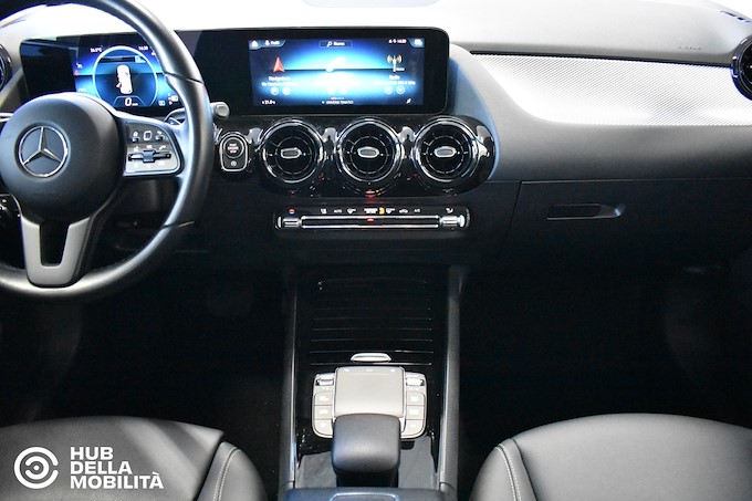 MERCEDES-BENZ GLA 180 d Automatic Business